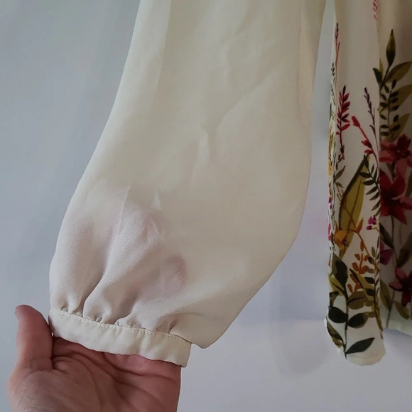 Old Navy Ivory Sheer Blouse Small    Garden Floral Cottage Minimalist Feminine - Picture 5 of 16